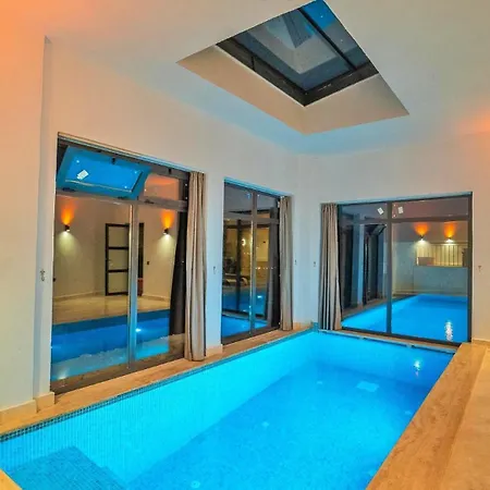 With Private Outdoor And Indoor Pool Willa *